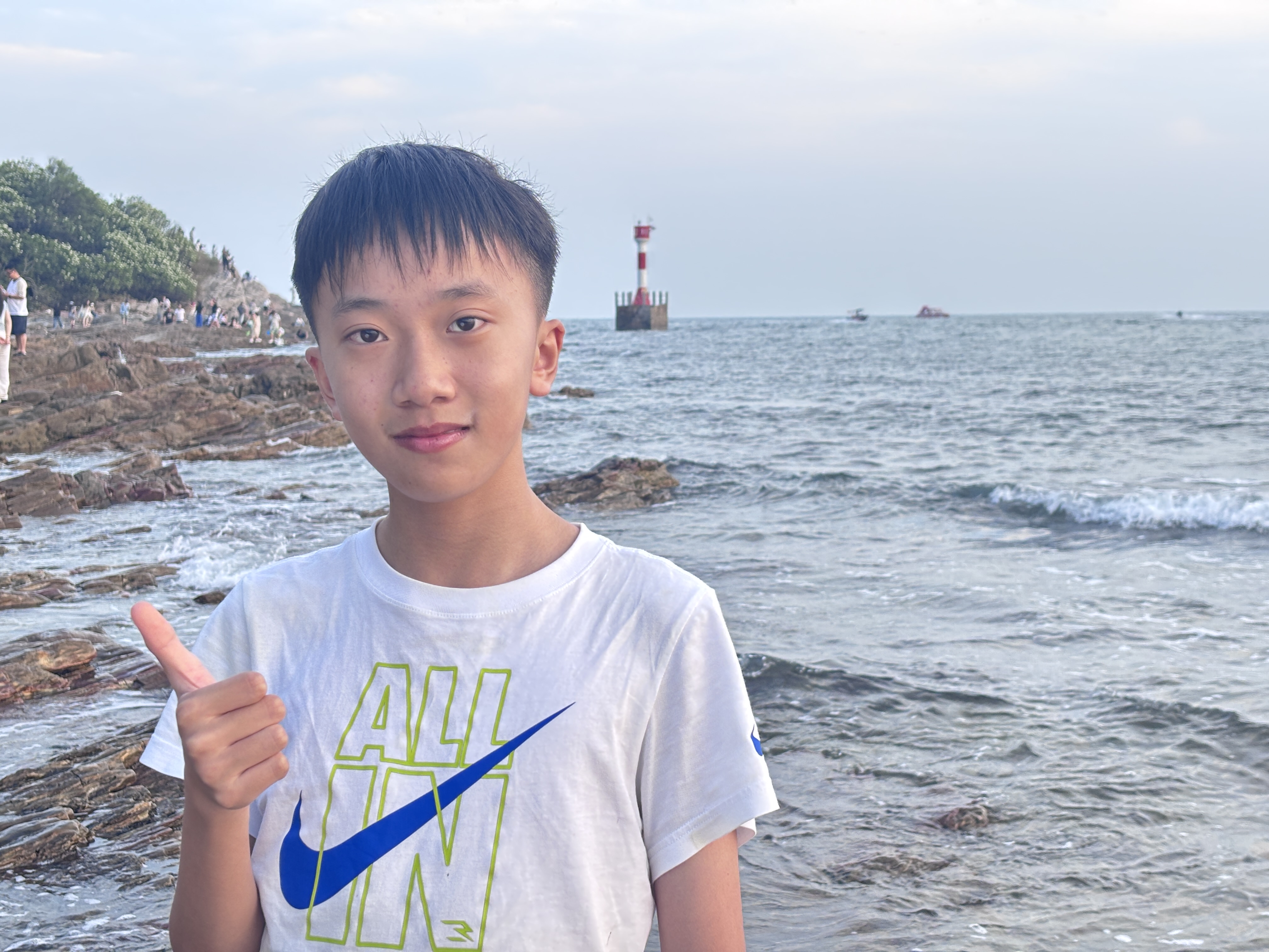 肖又祺本人 · 海边